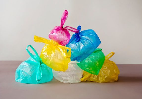 how to reduce single-use plastic bags at home